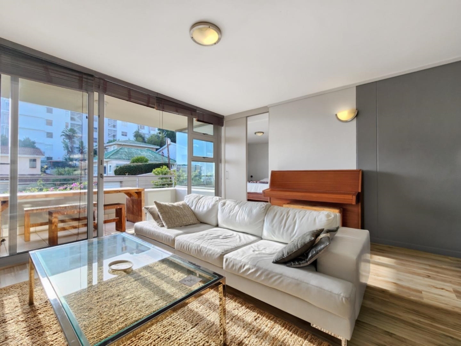 To Let 2 Bedroom Property for Rent in Sea Point Western Cape